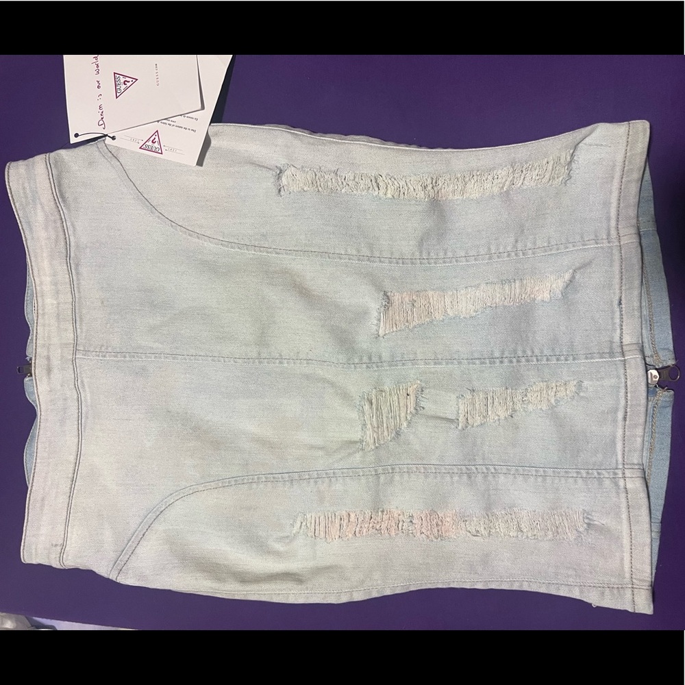 GUESS destroyed zip up longette SKIRT. Beautiful silhouette! Great for the ☀️